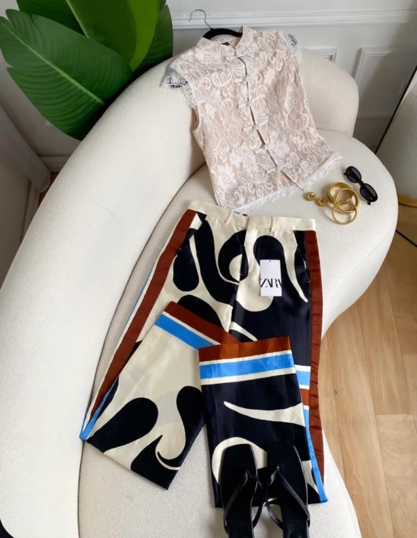 Pantalon ZARA à imprimés géométriques et multicolores de seconde main Douala, Cameroun • iDieze