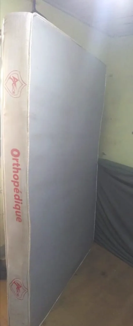 Matelas Orthopédique de seconde main Kribi, Cameroun • iDieze